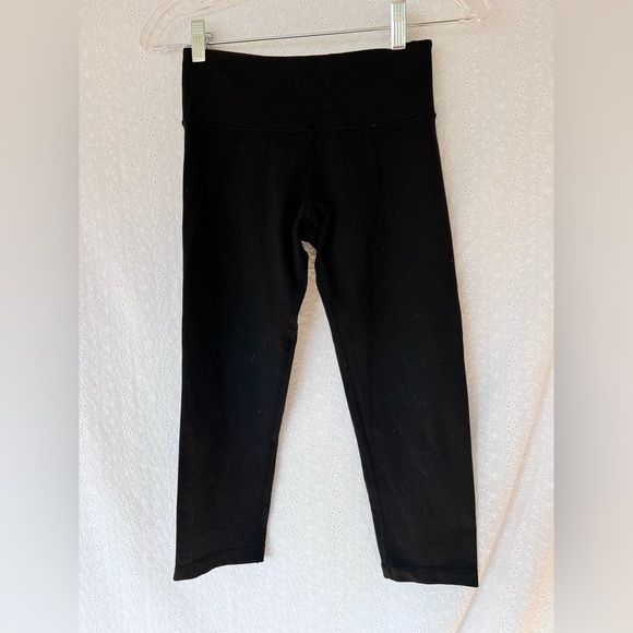 Lululemon black cropped legging yoga pants size 4 - Picture 1 of 4
